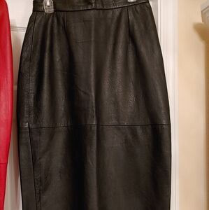 NEW GENUINE  SOFT LEATHER SKIRT VINTAGE SIZE MEDIUM/LARGE
